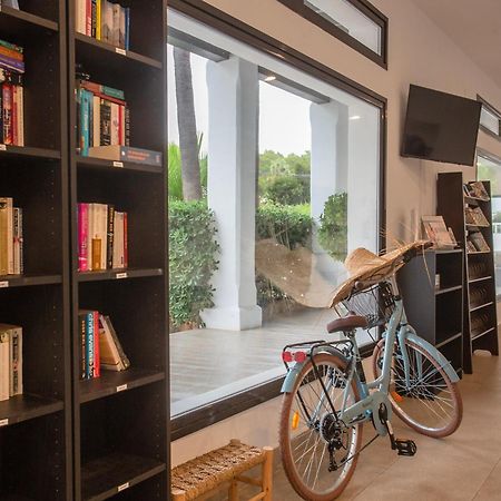 Apartamentos Club Cala Azul Sant Carles de Peralta Luaran gambar