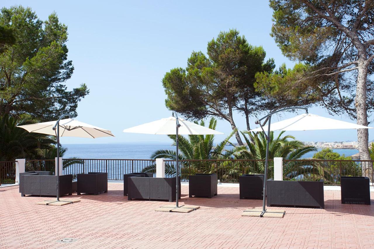 Apartamentos Club Cala Azul Sant Carles de Peralta Luaran gambar