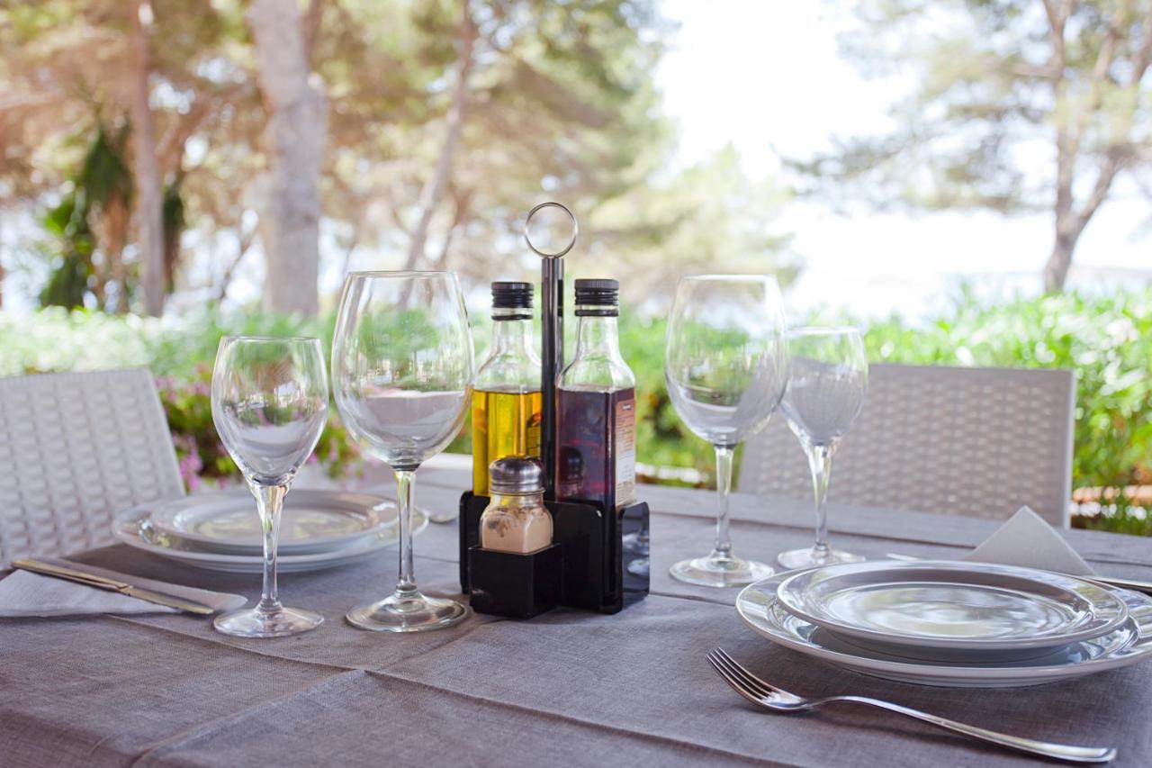 Apartamentos Club Cala Azul Sant Carles de Peralta Luaran gambar