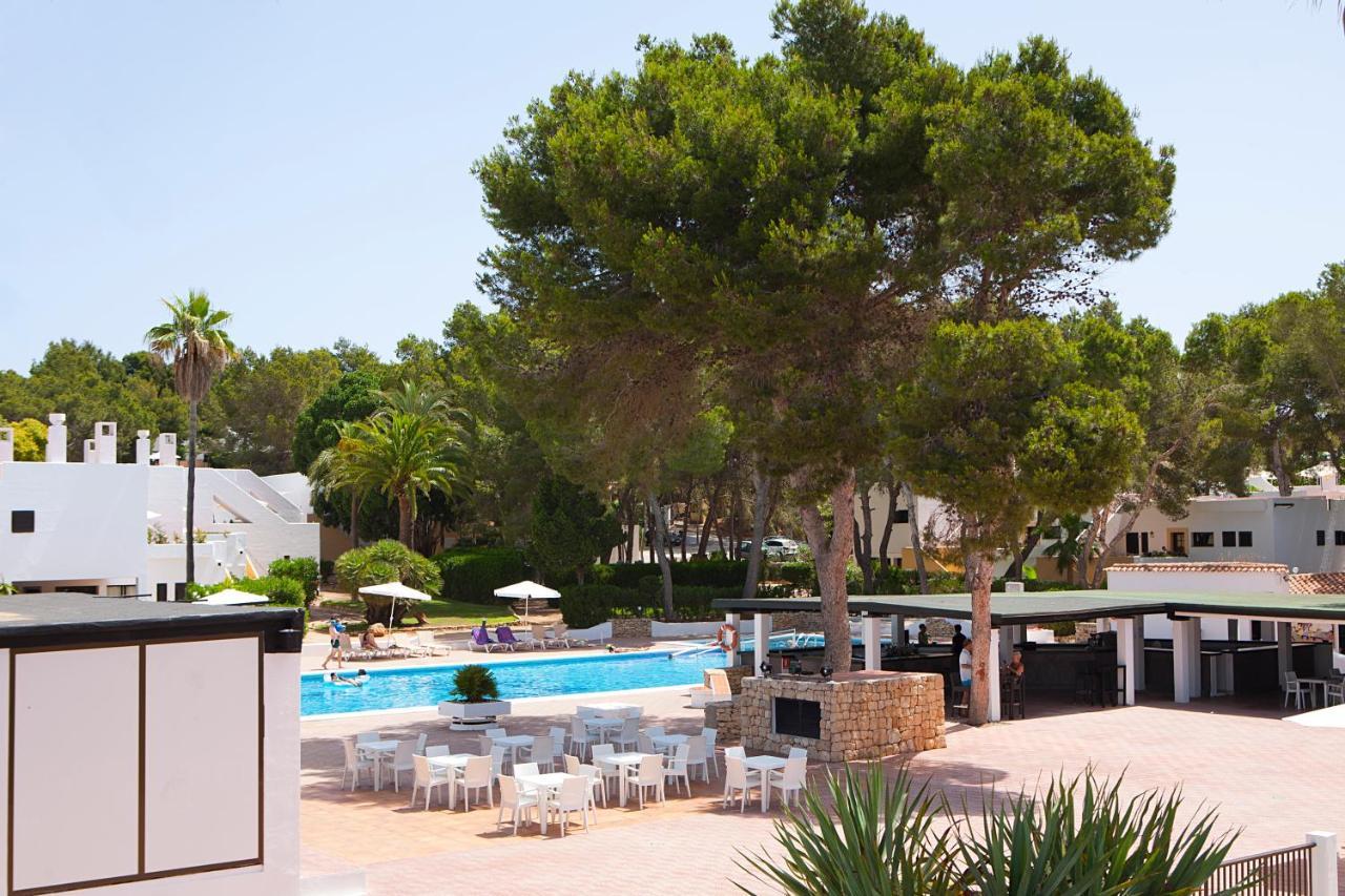 Apartamentos Club Cala Azul Sant Carles de Peralta Luaran gambar
