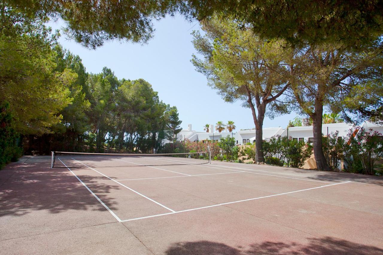 Apartamentos Club Cala Azul Sant Carles de Peralta Luaran gambar